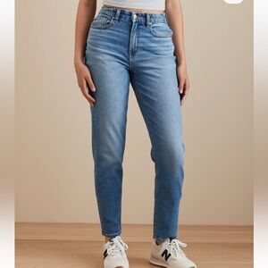 American Eagle Stretch Curvy Mom Jeans Medium Wash Size 6